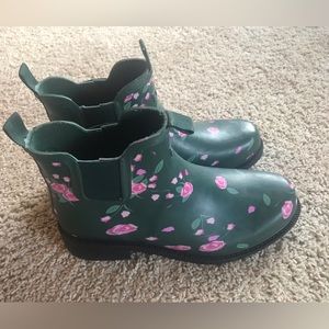 Rain boots size 8.5